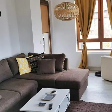 Apartman Lovely With Mountain View & Banszko