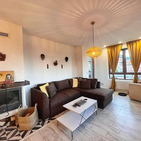 Lovely With Mountain View & Apartman *